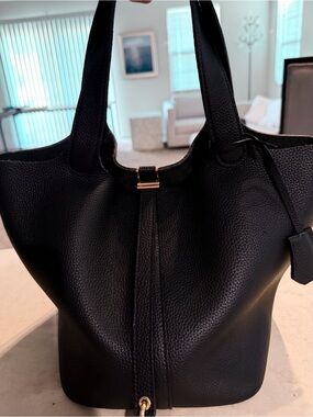 MAISON GINZA "KATE LOCK BAG" BLACK PEBBLED LEATHER BUCKET BAG